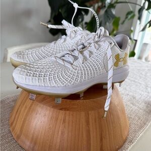 Under Armour Glyde MT White & Gold Softball Cleats